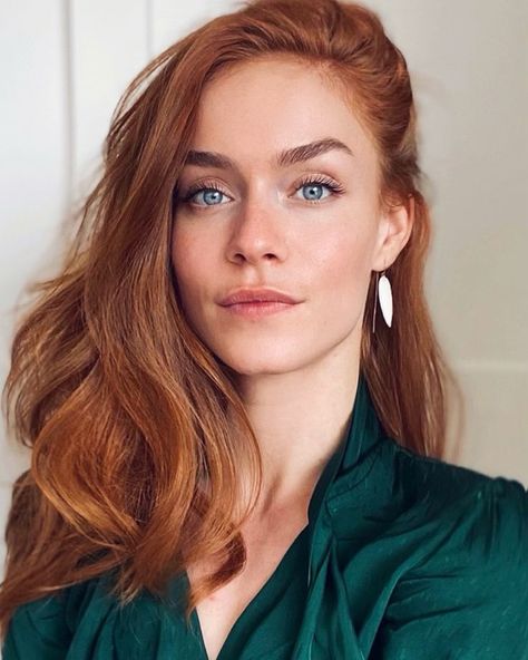 Blue Eyed Redhead, Redhead Style, Redhead Woman, Elsie Silver, High Cheekbones, Japanese Hairstyle, Blue Eyed, Character Inspo, Female Character