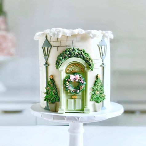 Housewarming Cake, Winter Torte, Xmas Cakes, Christmas Pastries, Christmas Themed Cake, Christmas Cake Designs, Raspberry Tarts, Christmas Cake Decorations, Xmas Cake