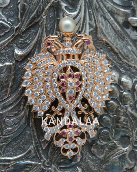 Gandaberunda Pendant, Ganda Berunda, Kandalaa Jewellery, Emerald Bangles, Vanki Designs Jewellery, 22 Carat Gold Jewellery, Diamond Pendant Jewelry, Antique Necklaces Design, Antique Necklaces