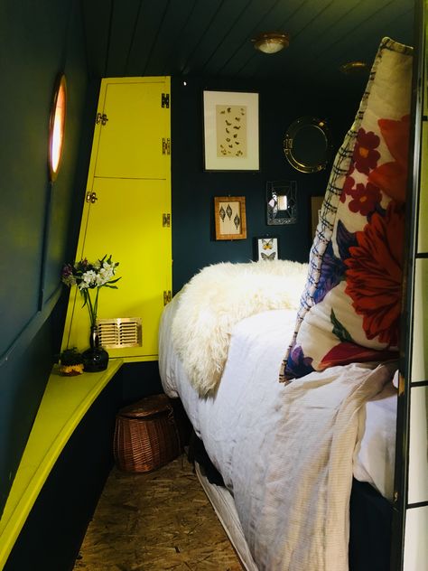 #narrowboat Narrowboat Bedroom, Boat Bedroom, Cute Caravan, Barge Interior, Canal Boat Interior, Barge Boat, Narrowboat Interiors, Liveaboard Boats, Canal Barge