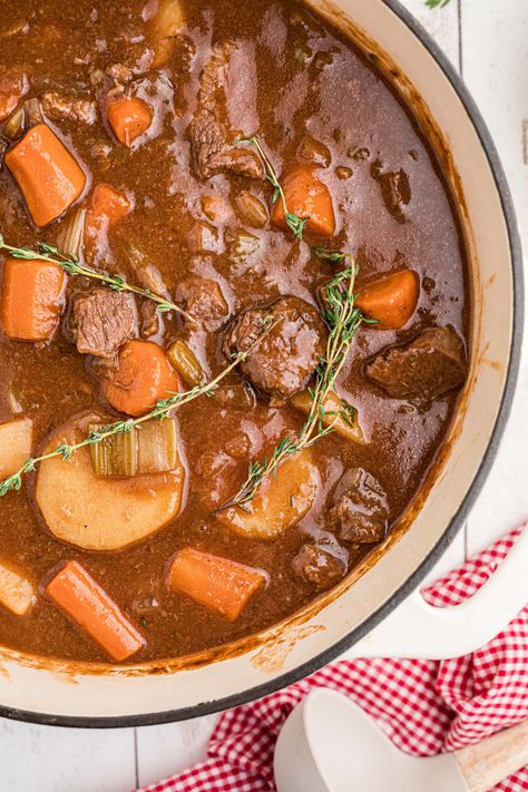 Beef Stew Beef Carrots And Potatoes, Steak Stew, Leftover Beef Stew, Traditional Beef Stew, Beef Stew Ingredients, Homemade Tomato Soup Recipe, Quick Soup Recipes, Quick Soup, Leftover Beef