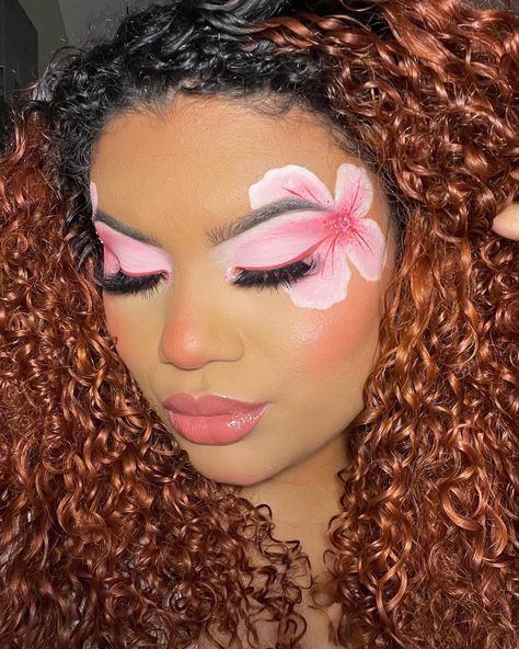 Flower Art Makeup, Hibiscus Flower Eye Makeup, Sakura Flower Makeup, Hawaiian Theme Makeup, Spring Eyeliner Looks, Spring Editorial Makeup, Pink Flower Eye Makeup, Makeup Ideas Creative Inspiration, Lotus Flower Makeup