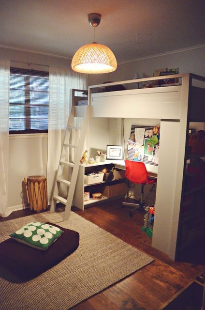 loft bed Bed With Desk Underneath, Space Kids Room, A Loft Bed, Bunk Bed With Desk, Bed With Desk, Bunk Bed Designs, Loft Beds, Casa Vintage, Small Room Design