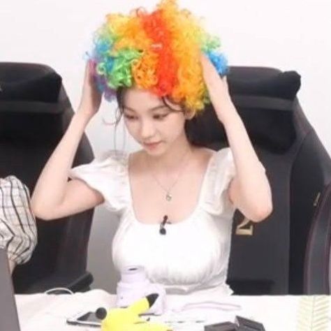 Aespa Memes, Naevis Calling, Clown Meme, Yoo Jimin, Karina Icon, Aespa Karina, Karina Aespa, Korean Aesthetic, Meme Funny