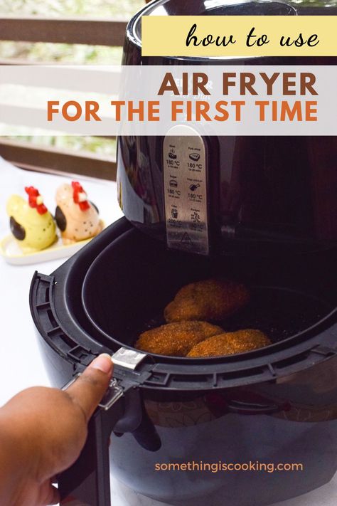 Here’s everything you need to know about using an air fryer – Air fryer Basics! How to prepare your air fryer before using it for the first time, how to pre-heat and clean an air fryer, and also the safety precautions while handling the appliance. Air Fryer Basics, How To Use Air Fryer First Time, How To Use An Air Fryer, Clean An Air Fryer, Cheap Air Fryer, Air Fryer Tips, Small Air Fryer, Grilled Ham And Cheese, Air Fryer Cooking Times