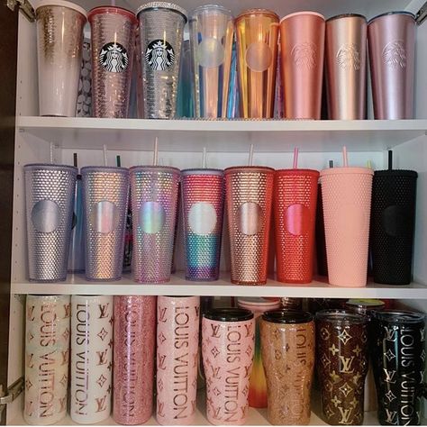 Resep Starbuck, Minuman Starbucks, Copo Starbucks, Starbucks Bottles, Penyimpanan Makeup, Starbucks Cup Design, Starbucks Cup Art, Starbucks Tumbler Cup, Trendy Water Bottles