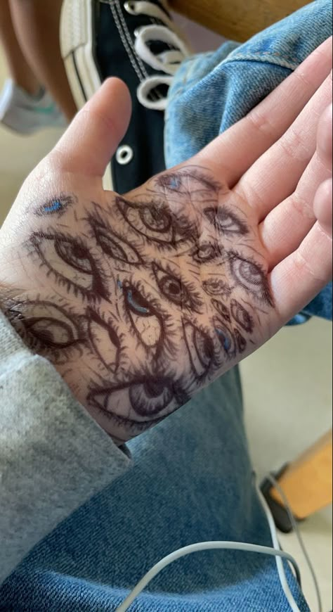 Cool Eye Drawings Trippy, Eye Drawing On Hand, Drawing On My Arm, Weird Core Doodles, Eye Aesthetic Creepy, Eye Drawing Creepy, Crazy Eye Drawing, Creepy Eyes Aesthetic, Eyes Scary Art