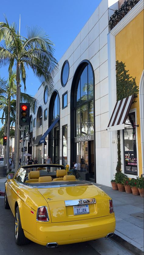 Beverly Hills Aesthetic, Hills Aesthetic, Angeles Aesthetic, Rodeo Drive Beverly Hills, Los Angeles Aesthetic, Los Angeles Apartments, Cali Life, Random Aesthetics, Los Angeles Lifestyle