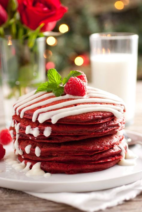 Pancakes With Cream Cheese, Pancakes With Cream, Dessert Crepes, Red Velvet Pancakes, Christmas Silhouette, Mascarpone Frosting, Wonderland Cake, Silhouette Cake, Florida Christmas