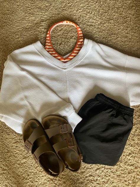 Coastal Granola Aesthetic Outfits, Wyoming Summer Outfits, Summer Granola Outfit, Summer Granola, Granola Outfits, Chill Outfits, Granola Girl, Cute Everyday Outfits, Cute Simple Outfits