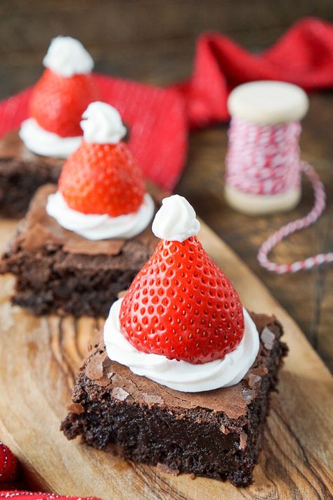 Santa Hat Brownies, Christmas Brownie, Rich Chocolate Dessert, Christmas Dessert Ideas, Christmas Brownies, Front Porch Christmas Decor Ideas, Porch Christmas Decor Ideas, Porch Christmas Decor, Christmas Decor Ideas Diy