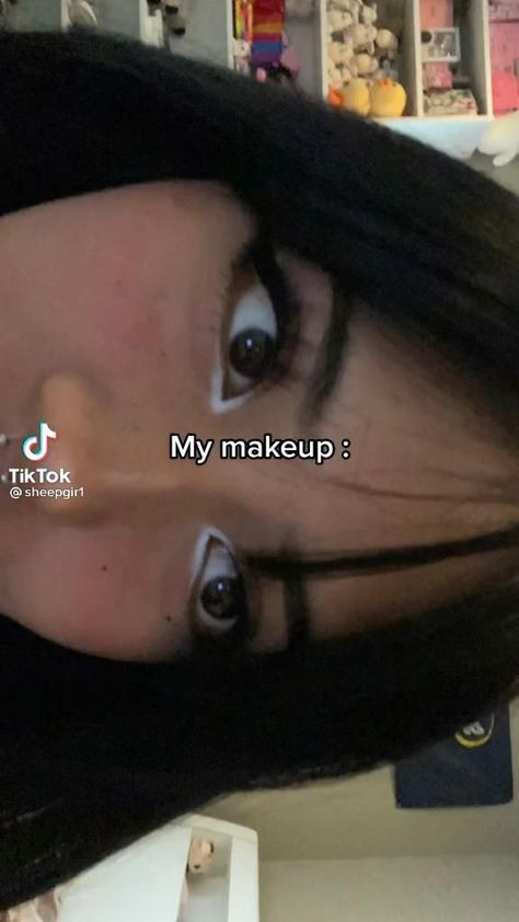 Grunge Tutorial Makeup, Street Wear Makeup Looks, Nose Types Names, Cute Grunge Makeup Looks, Soft Grunge Aesthetic Makeup, Eyeliner Japanese Style, Names Of Different Aesthetics Styles, Type Of Bangs Name, Pretty Emo Makeup