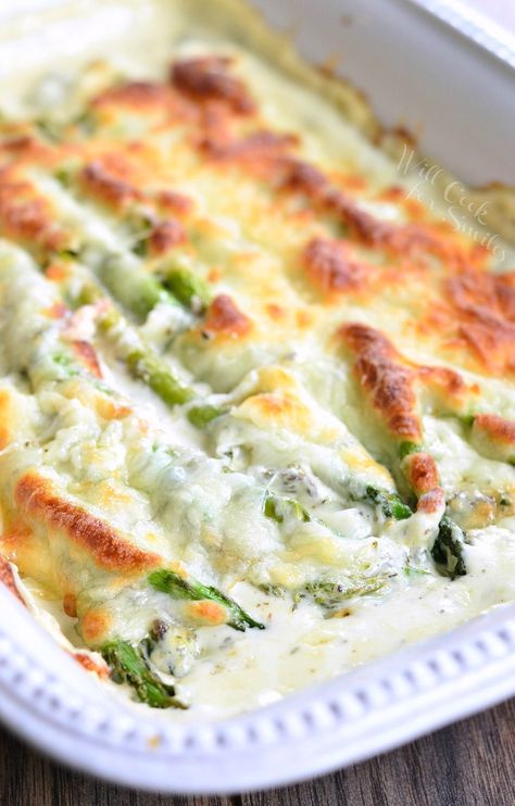 Asparagus Recipes Baked Puff Pastry, Italian Asparagus Recipes, Leftover Asparagus Recipes, Crockpot Asparagus Recipes, Cream Of Asparagus Recipes, Dishes With Asparagus, Sparragus Recipe, Asparagus Meals, Interesting Dinners