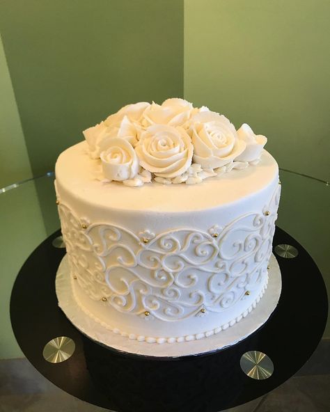 @classygirlcupcakes on Instagram: “Did you know we offer wedding cakes in just about any size? 🍰 Whether it’s a 5 tiered cake that serves 200 people, a 2 tiered cake to for…” 2 Tiered Cake, 2 Tier Wedding Cakes, Wedding Cake Alternatives, Marble Wedding, Tiered Cake, Bridal Show, Tiered Wedding Cake, Wedding Cakes, Did You Know