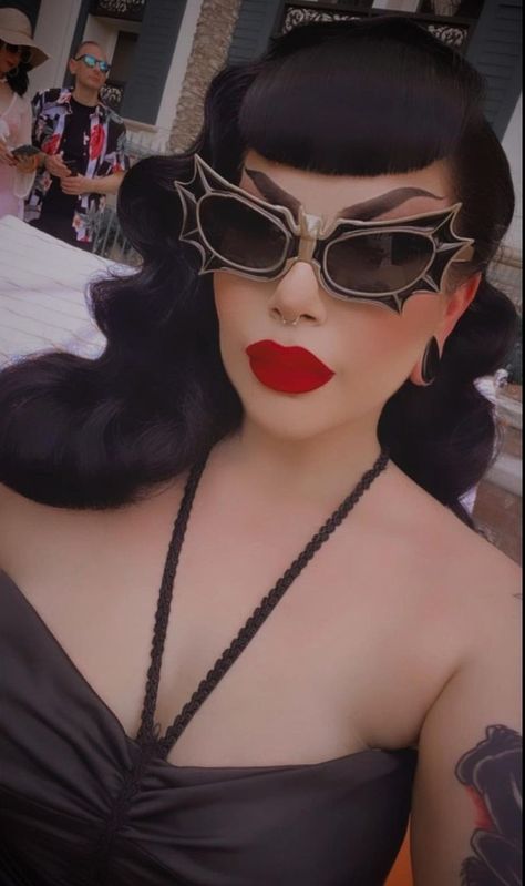 Gothabilly Makeup, Glamour Ghoul, Rockabilly Makeup, Rockabilly Looks, Goth Accessories, Rockabilly Outfits, Aesthetic Inspiration, Rockabilly Fashion, Retro Hairstyles