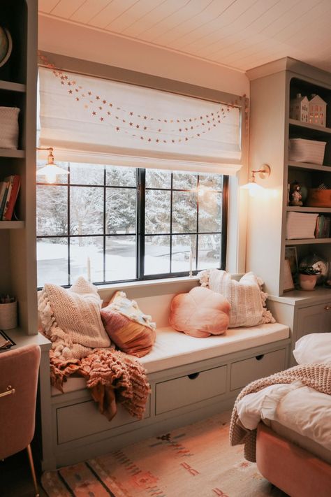 Hopefully you saw the girls bedroom reveals, today I am sharing how we added a seat cushion to their built-in window seat and roman shades to the windows. The window treatments were kind-of a necessity! And now the window seat is an extra cozy spot to sit and hang out. I decided to go with a white linen on both. Window Seat With Bookshelves, Bedroom Window Seat, Window Seat Ideas, Built In Window Seat, Window Seat Design, Window Seats, Window Room, Bedroom Windows, Living Room Windows