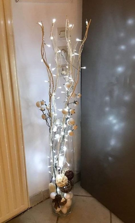 Decor Ideas For Christmas, Home Decor Plants, Winter Decor Ideas, Twig Christmas Tree, Rooms Modern, Twig Crafts, Cozy Winter Decor, Green Apartment, Christmas Vases