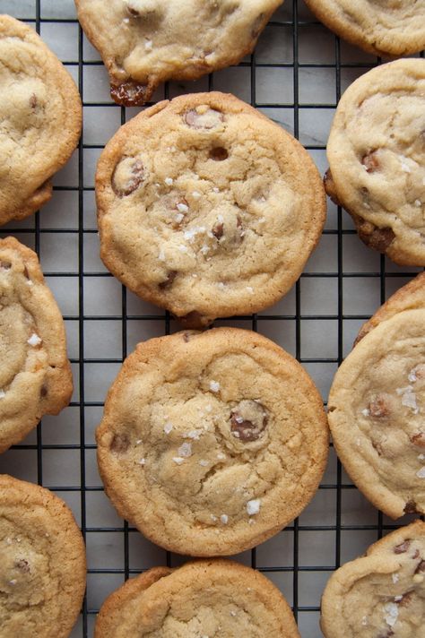 Cookies With Sea Salt, Kraft Caramel Bits, Sea Salt Cookies, Sea Salt Recipes, Caramel Apple Cookies, Caramel Bites, Happy Habits, Caramel Chocolate Chip Cookies, Brownies Cookies