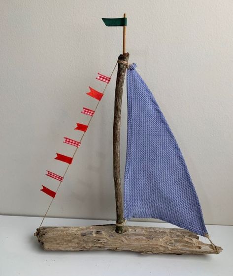 Sail Boat Crafts, Sailboat Craft, Boat Crafts, Driftwood Art Diy, Nautical Crafts, Driftwood Projects, Lake Art, Driftwood Crafts, Create Decor