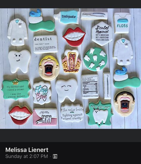 Dentist Cookies, Dental Cake, Dental School Graduation, Royal Icing Cookies Recipe, Nurse Cookies, Dental Gifts, Cookie Business, Graduation Cookies, Cutout Sugar Cookies