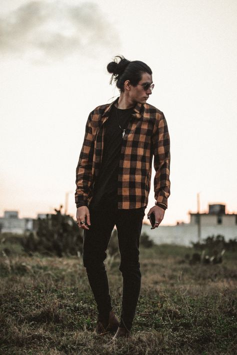 Musician Clothing Style, Fall Grunge Outfits Men, Hipster Grunge Outfits Men, Mens Fashion Rocker Style, Pop Punk Mens Fashion, Men’s Alternative Style, Mens Witchy Fashion, Mens Alternative Fashion Casual, Men’s Rocker Style