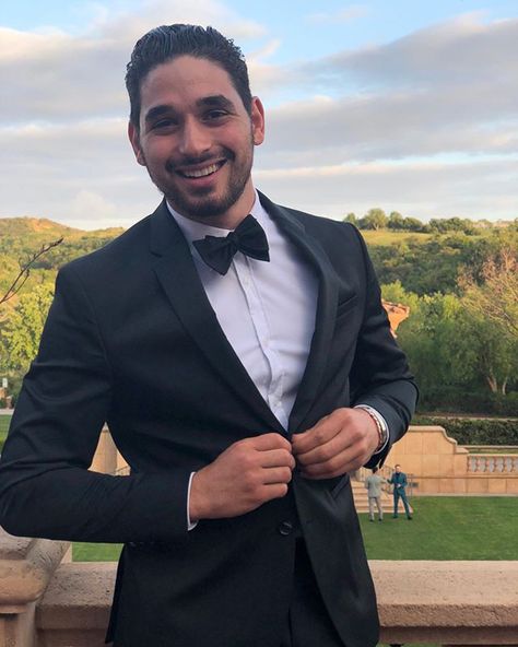 Alan Bersten, Book Boyfriends, Baby Steps, Dancing With The Stars, Man Alive, Man Crush, Tv Stars, Pretty Face, Bow Tie