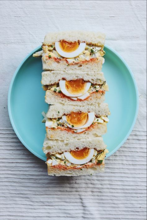 This Konbi Inspired Egg Salad Sandwich with Fresh Herbs + Sriracha is the perfect Easter appetizer recipe for breakfast, lunch, or dinner! Ciabatta Bread Sandwich, Pickle Egg Salad, Japanese Egg Salad, Sandwich Egg, Easter Appetizer, Easter Fun Food, Easter Food Appetizers, Japanese Egg, Egg Salad Sandwich