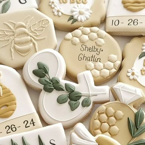 Bridal Cookies, 2024 Bride, Bee Cookies, Bumble Bee, Frosting, Wedding Planning, Bee, 10 Things, On Instagram