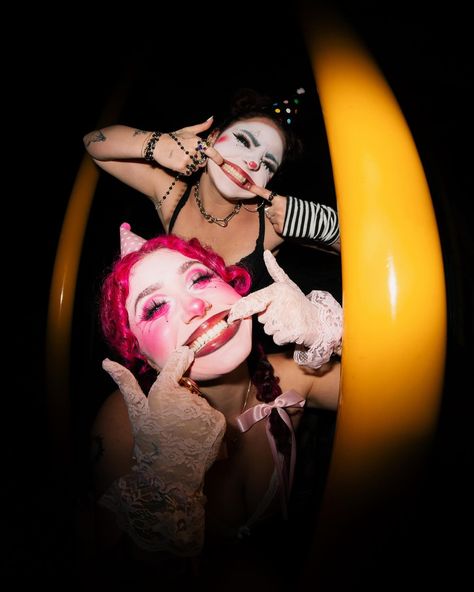 this is your sign to have a spooky clown photoshoot with your bestie🤡💖✨🎀 @shotbyanessa ATEEE this photography up & she is so so so sweet you guys, go check out her page🩷 my love my life and my grungy clown counterpart on and off screen @danielaavakian 💖🖤 #spookyphotoshoot #halloweencostumeideas #spookyclownmakeup #pinkclown spooky bestie photoshoot ideas, spooky clowns, pink clown costume, halloween bestie costume ideas, halloween photoshoot Spooky Clown Photoshoot, Clown Photoshoot Ideas, Pink Clown Costume, Sparkle Photoshoot, Bestie Costume Ideas, Bestie Photoshoot Ideas, Clown Photoshoot, Clown Costume Halloween, Spooky Clown