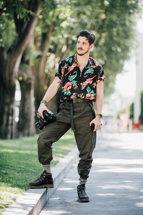 Milan Fashion Week Men, Mode Hip Hop, Foto Portrait, Mens Tshirts Fashion, Street Style 2017, Men With Street Style, Queer Fashion, Latest Mens Fashion, Men Street