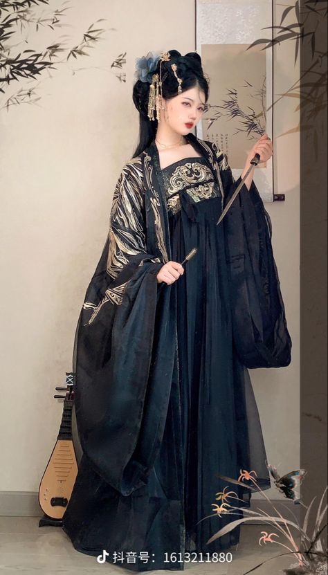 Black Hanfu Women, Japanese Royalty Clothing, Female Hanfu, Black Hanfu, Royalty Clothing, Chinese Clothing Traditional, Chinese Fancy Dress, Ancient Dress, Chinese Traditional Dress