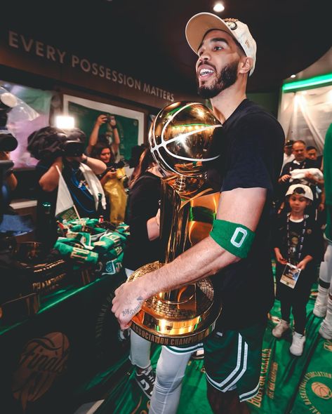 Celtics Championship, Jason Tatum, Boston Aesthetic, Boston Celtics Basketball, Celtics Basketball, Nba Championship, Kobe Bryant Wallpaper, Basketball Photography, Nba Championships