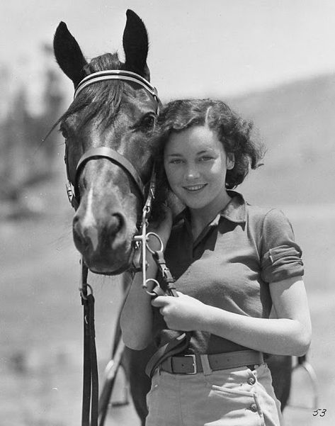 Faith Domergue, Martha Hyer, Luise Rainer, Marie Prevost, Joan Blondell, Maureen O'sullivan, Gloria Dehaven, Lilli Palmer, Bessie Love