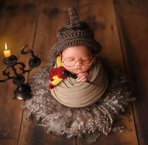 Baby Halloween Photoshoot, Newborn Photography Outfits, Newborn Photography Outfit, Baby Boy Halloween, Photography Outfits, Baby Boy Pictures, Newborn Baby Photoshoot, Vintage Photoshoot, Newborn Baby Photos