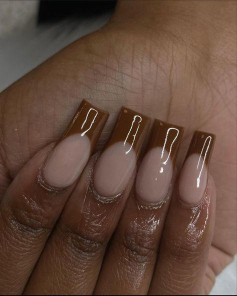 Earth Tone French Tip Nails, Brown French Tip Acrylic Nails Square, Brown Nails With White Tips, Brown French Tip Nails Square, Brown French Tip Acrylic Nails, Grey French Tip Nails, Short Tapered Square Nails, Brown And White Nails, Nude French Tip Nails