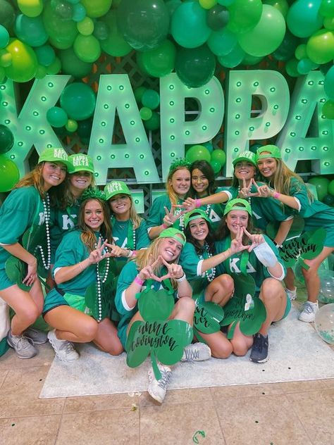 Kappa Delta Aesthetic, Kappa Delta Shamrock, Notre Dame Game Day, St Pattys Outfit, St Pattys Day Outfit, Kappa Delta Sorority, Delta Sorority, Bid Day Themes, Dream College