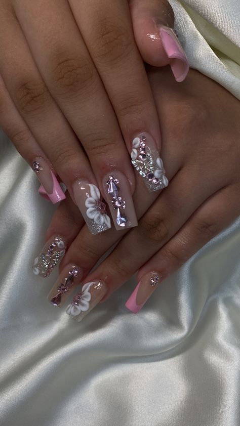 Pink buchona set💗💅 Pink Libra Nails, Pink Birthday Nails Virgo, Pink Buchona Nails, Pink Taurus Birthday Nails, Buchona Nails, Pink Nails With Bear Charm, Latest Nail Designs, Night Skin Care Routine, Short Acrylic Nails Designs