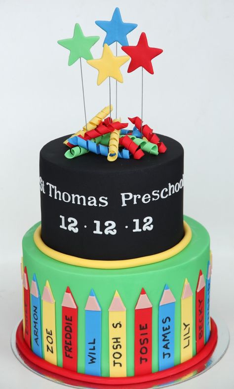 preschool graduation cake                                                                                                                                                                                 Más Creation Preschool, Preschool Graduation Cake, Kindergarten Graduation Cake, Graduation Cake Ideas, Preschool Graduation Party, Stars Cake, Kindergarten Graduation Party, Teacher Cakes, Dummy Cake