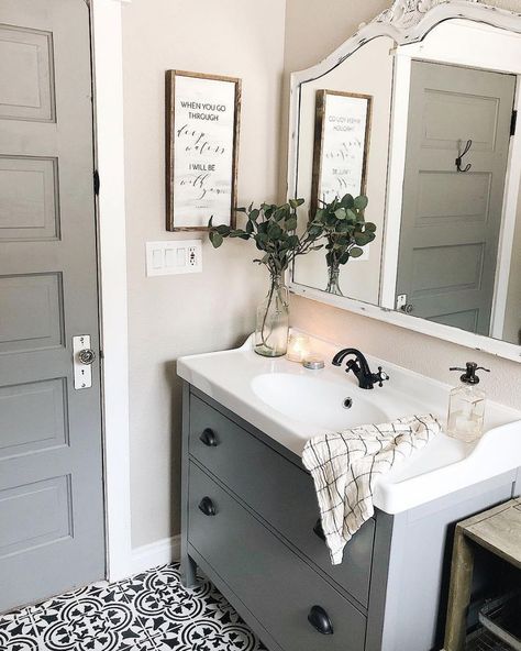 Modern Farmhouse Bathroom Decor, Small Kitchen Decoration, Makeover Kamar Mandi, Farmhouse Bathroom Design, Farmhouse Bathroom Decor Ideas, Bad Inspiration, Modern Farmhouse Bathroom, Ideas Hogar, Farmhouse Ideas