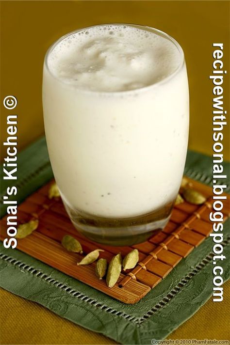 Sweet Lassi, Indian Yogurt, Yogurt Drink, Indian Drinks, Lassi Recipes, Yogurt Drinks, Mango Lassi, Sweet Cocktails, Yogurt Smoothies