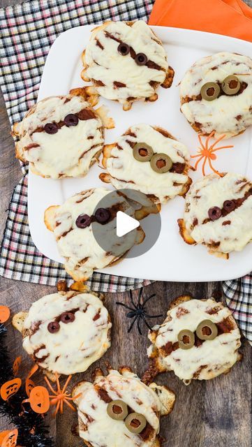 WEELICIOUS on Instagram: "PIZZA MUMMIES! Fuel your crowd before trick or treating with this major crowd pleaser 🎃⁣⁣
⁣⁣
Ingredients:⁣⁣
⁣⁣
2 english muffins, cut in half⁣⁣
8 teaspoons pizza sauce⁣⁣
2 mozzarella cheese sticks⁣⁣
3 green olives with pimentos⁣⁣ or black, sliced into rounds
⁣⁣
Add PIZZA to the comments below for the full recipe! �⁣
⁣
👻 https://weelicious.com/pizza-mummies/⁣" Pizza Mummies, Ghouls Night, Mozzarella Cheese Sticks, English Muffins, Cheese Sticks, Weekend Activities, Halloween Dinner, Green Olives, 4 Ingredient