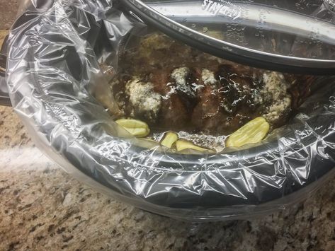 Steak Crockpot, Crockpot Steak Recipes, Flat Iron Steak Recipes, Pot Roast Crock Pot Recipes, Crockpot Steak, Home Improvement Diy, Mississippi Roast, Au Jus Gravy, Flat Iron Steak