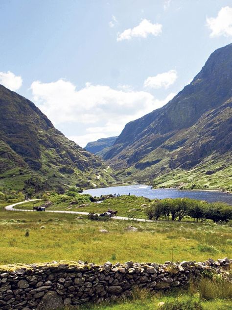 The Ring of Kerry is one of Ireland's best-known and most scenic circuits, skirting the edge of the Iveragh Peninsula – the middle and largest of three fingers Calming Images, Ireland Vacation, The Ring, Greatest Hits, Circuit, Travel Guide, Places To Visit, Drive, Natural Landmarks