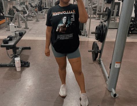 Mid Size Gym Fit, Mid Size Fitness Aesthetic, Gym Fits Midsize, Chubby Gym Outfit, Mid Size Fitness, Gym Midsize, Mid Size Gym Girl, Plus Size Gym Aesthetic Girl, Mid Size Workout Outfit