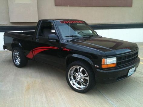 Dodge Dakota Lifted, Dodge Dakota Rt, Dakota Truck, Dodge Pickup Trucks, Cool Truck Accessories, Muscle Truck, Lowrider Trucks, Dodge Pickup, Custom Pickup Trucks