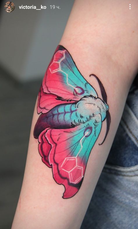 Color Moth Tattoo, Neotraditional Moth Tattoo, Color Tattoos For Women, Moth Tattoo Design, Tattoo Themes, Bug Tattoo, Moth Tattoo, Neo Traditional, Great Tattoos