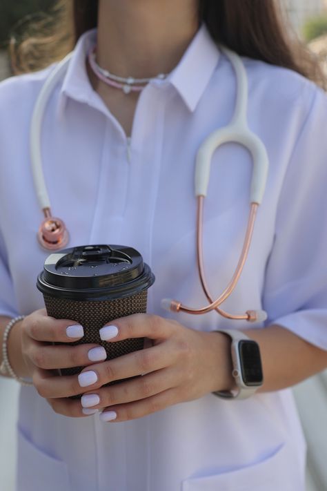 Lady Doctor Aesthetic, Doctor Aesthetic, Doctor Coat, To Be A Doctor, Be A Doctor, Nurse Inspiration, Rose Gold And Gold, Medical School Motivation, Aesthetic Medicine