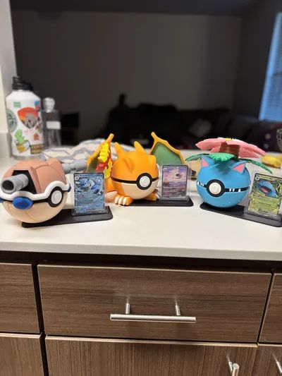 Pokemon Card & Ball Display stand by N3D - MakerWorld Pokémon Display, Pokemon Card Display, Ball Display, Card Display, Pokemon Card, Display Cards, Pokemon Cards, Display Stand, Simple Design