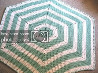 Hexagonal Afghan Pattern - Free Original Patterns - Crochetville Hexagon Afghan, Crochet Hexagon Blanket, Hexagon Blanket, Modern Crochet Patterns, Knitting Paterns, Make Blanket, Baby Afghan Crochet, Crochet Hexagon, Afghan Crochet