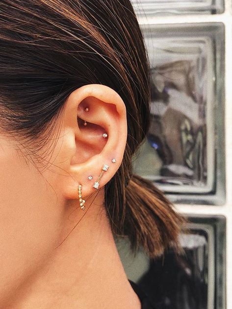 Hippe Piercings, Piercing Tips, Orr Piercing, Bodysuit Tattoos, Constellation Piercings, Ear Peircings, Double Ear Piercings, Cute Ear Piercings, Cute Piercings